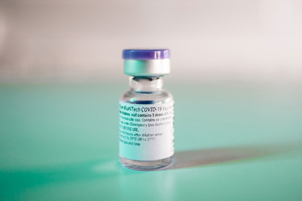 La vacuna Pfizer-BioNtech es la primera vacuna que ha sido distribuida en los países.