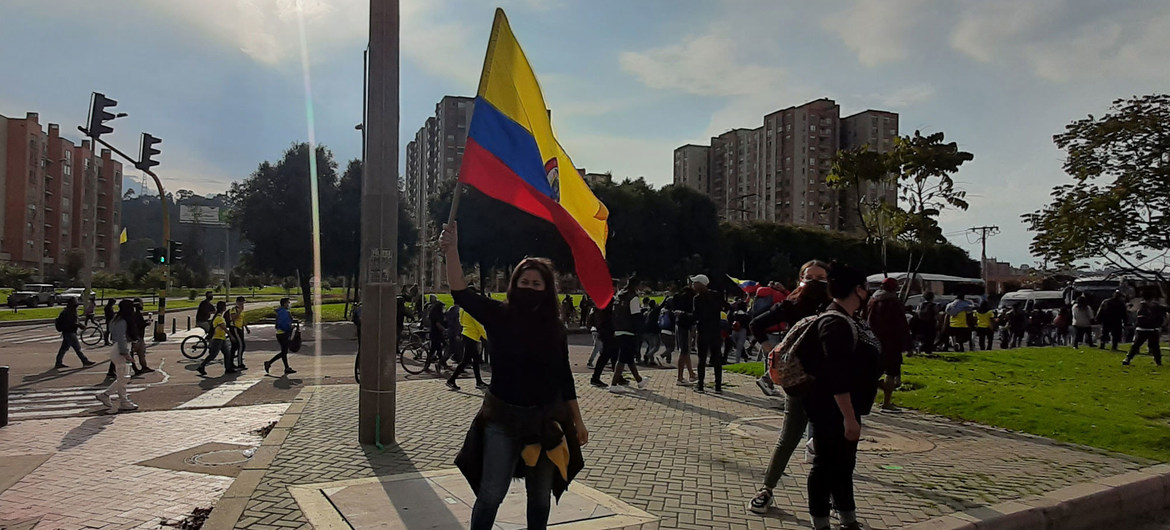 Manifestantes en las calles de Bogotá, Colombia