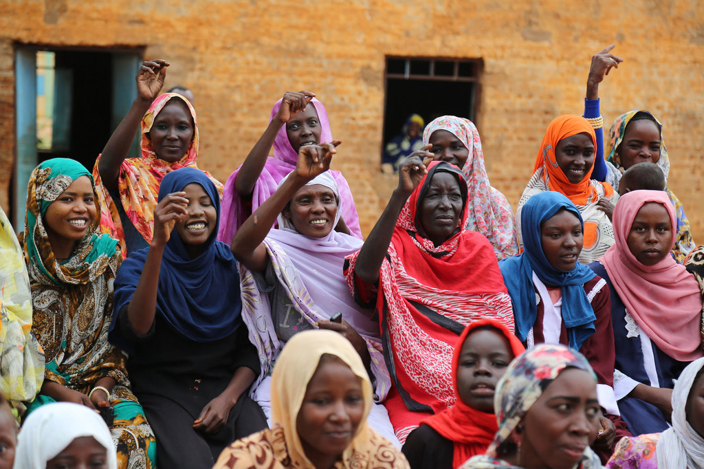 La inclusión de las mujeres en los procesos políticos y de construcción de la paz beneficia a todas las sociedades.