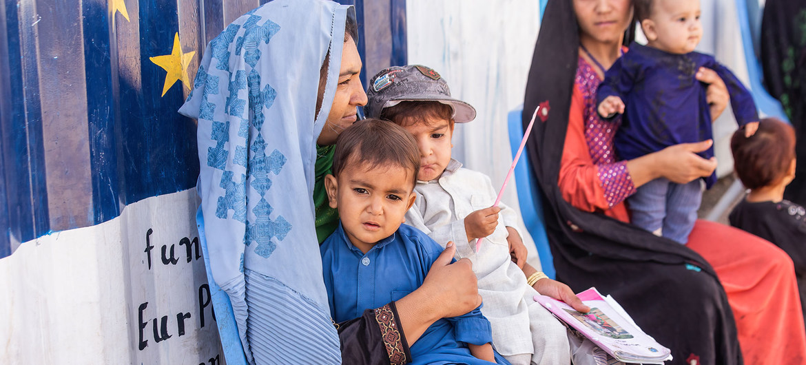 El conflicto en Afganistán ha desplazado a miles de familias.