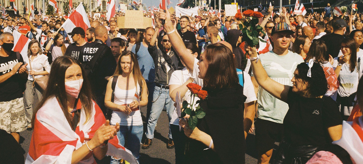 Manifestantes en la Marcha de Paz y la Independencia en Minsk, Bielorrusia (Foto de archivo).