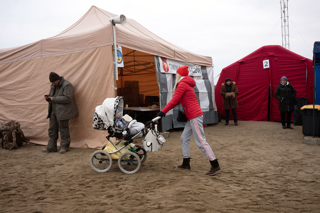 Algunos refugiados ucranianos  viven en asentamientos temporales en Krowica Sama.