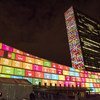 Los Objetivos de Desarrollo Sostenible proyectados en la sede de la ONU en Nueva York (archivo).
