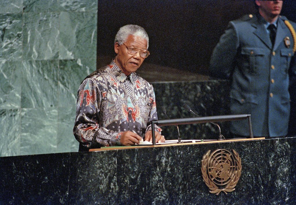 Nelson Mandela se dirige a la Asamblea General de la ONU en septiembre de 2004.