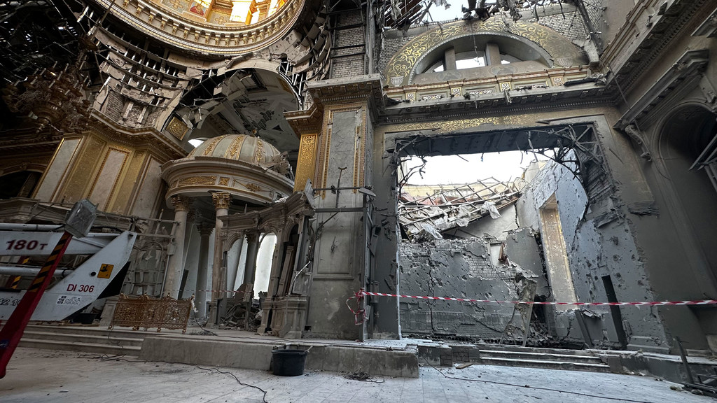La coordinadora humanitaria para Ucrania, Denise Brown, constató los daños en el Centro Histórico y la Catedral de la Transfiguración de Odesa. La acompañaron el gobernador Oleh Kiper y el alcalde Hennadii Trukhanov.