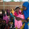 Mujeres en Níger reciben asistencia y asesoría de la ONU para alimentar a sus hijos.