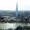 Vista de la torre Shard en Londres, desde el río Támesis