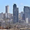 Vista del área del puerto de Beirut destrozada por la explosión