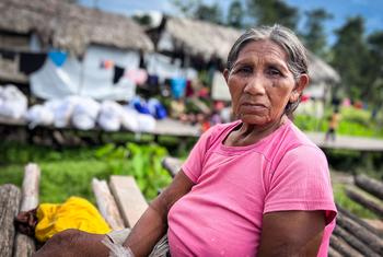 María, de 56 años, es una migrante indígena venezolana de la etnia warao en la selva amazónica del norte de Guyana. 