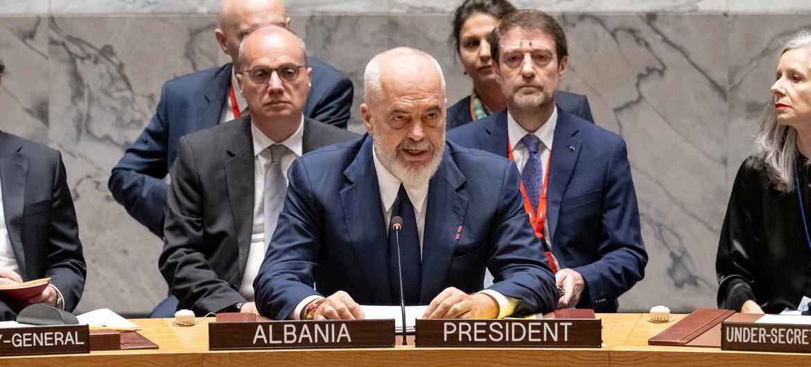 Edi Rama, primer ministro de la República de Albania y presidente del Consejo de Seguridad , preside una reunión sobre la defensa de los propósitos y principios de la Carta de las Naciones Unidas.