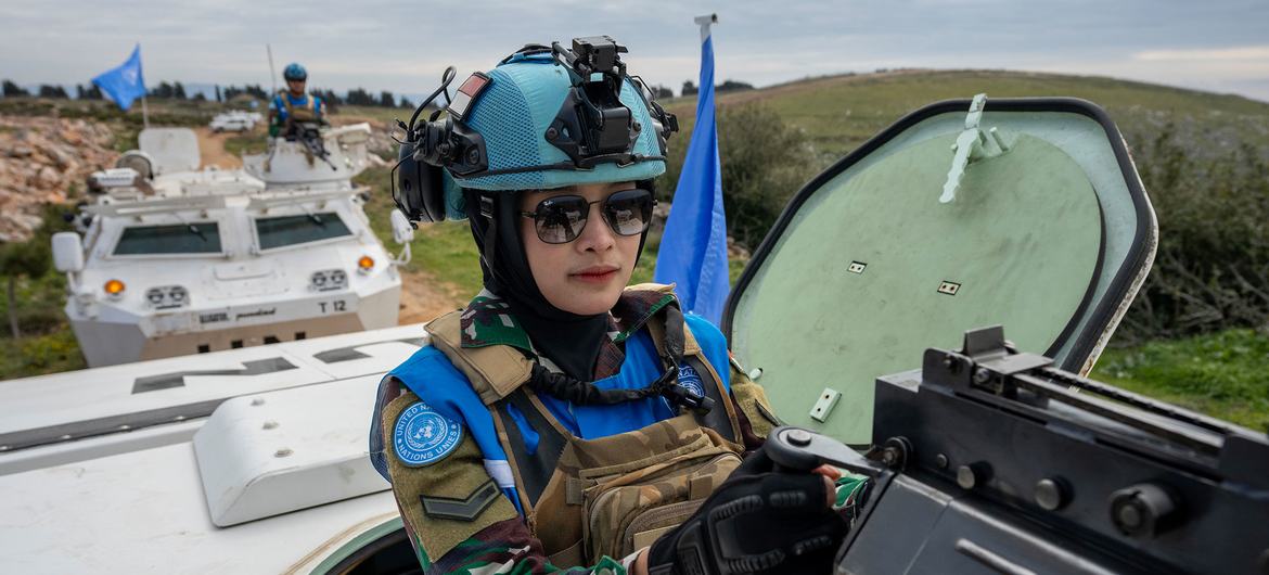 Fuerzas de mantenimiento de la paz de la ONU patrullan la Línea Azul en Odaisseh en el sur del Líbano.