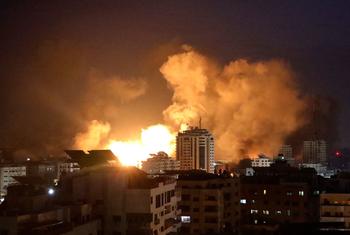 Los ataques con misiles contra Gaza continuan.